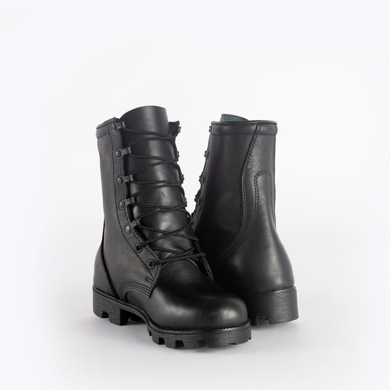 MEN ESSENTIAL BOOT (BLACK)