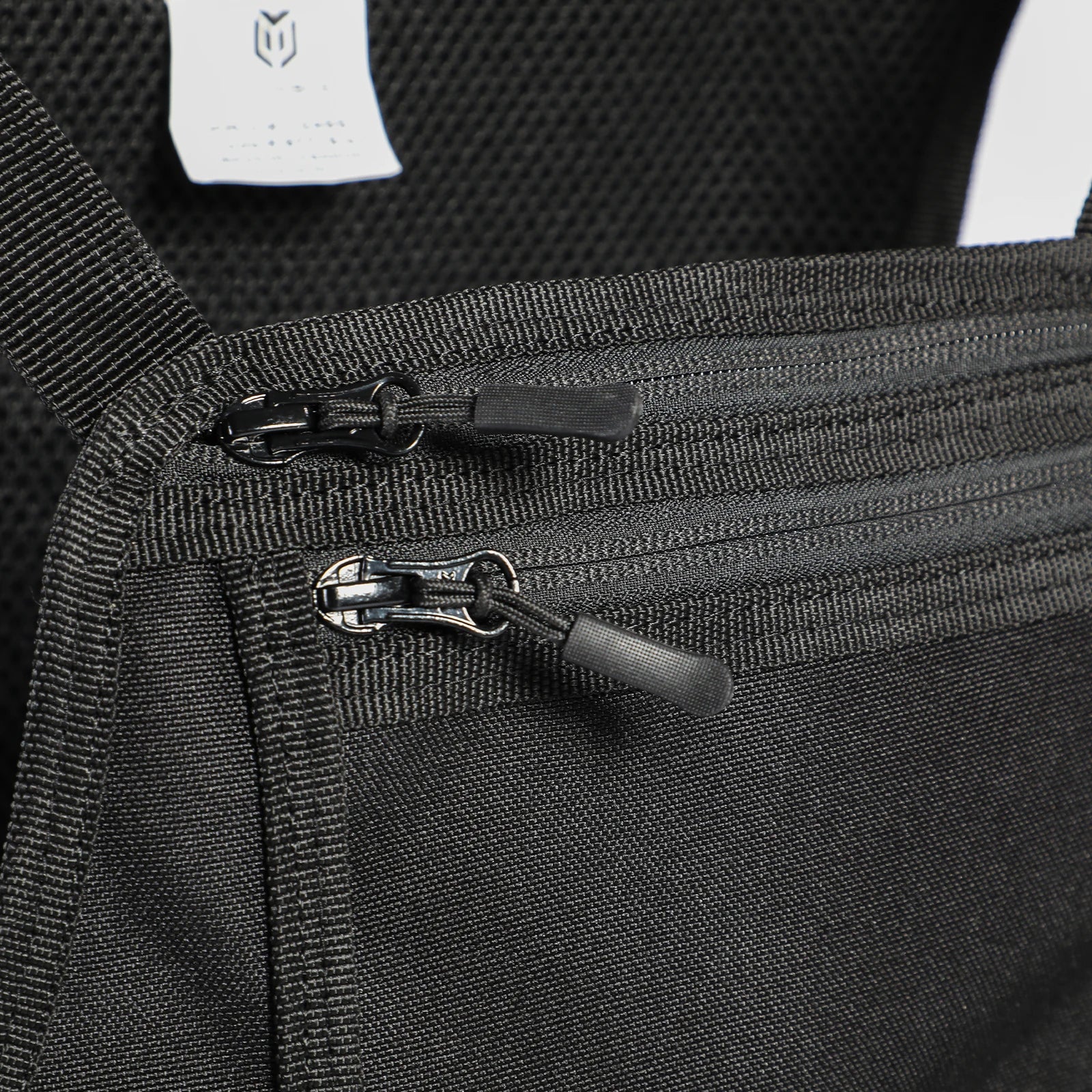 WATERPROOF-CHEST-PACK (BLACK)